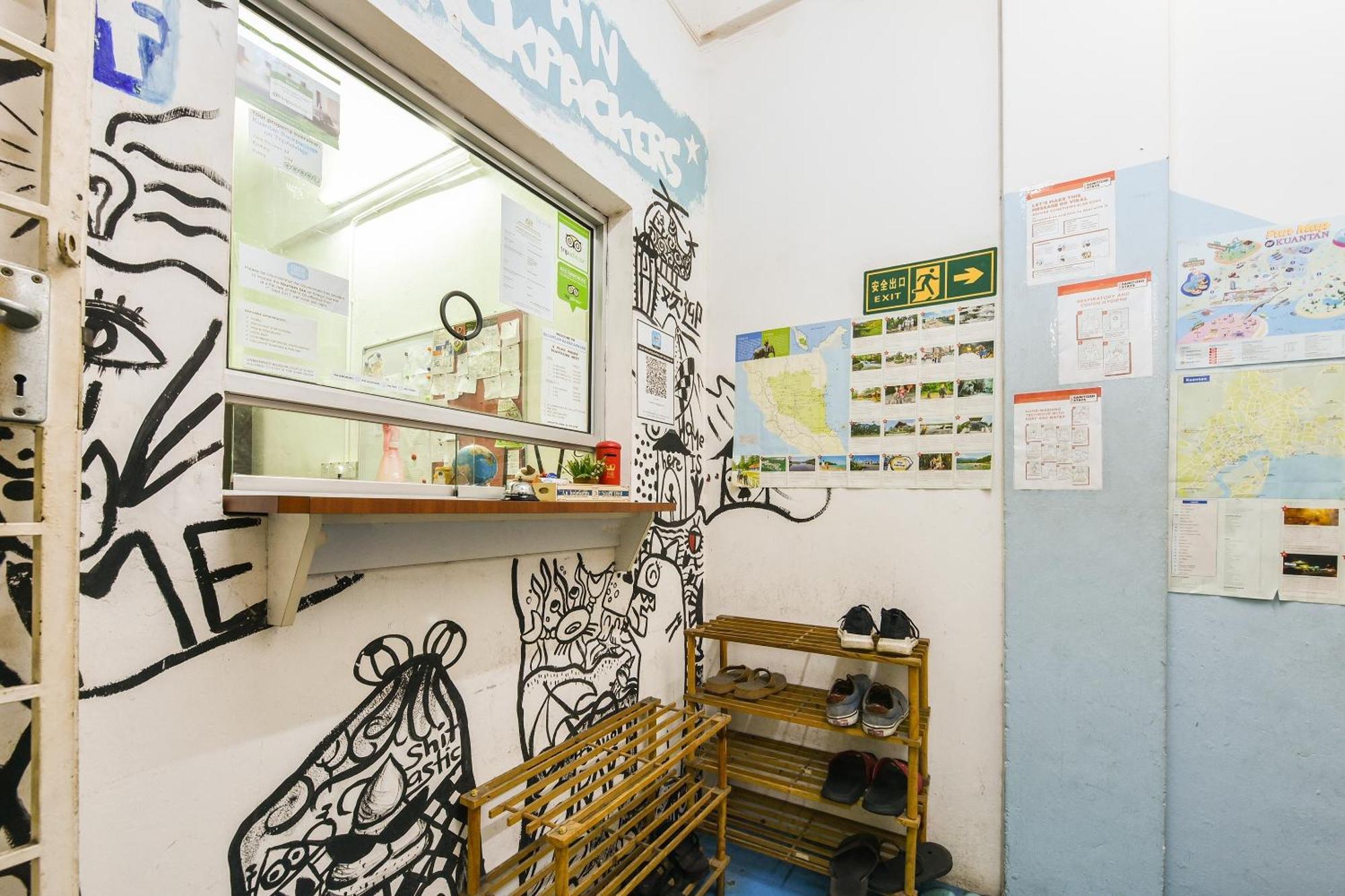Spot On 89872 Kuantan Backpackers Exterior foto